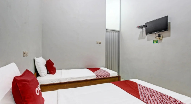 Deluxe Twin room Hotel O Wisma Pkpri Purworejo