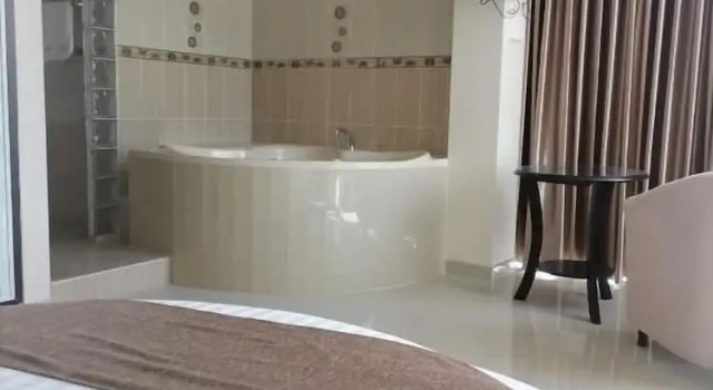 Standard- suite Joneya Hotel