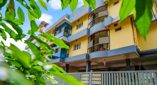 OYO 14081 Home Cozy Stay Elamakkara, Забронировать Отель Отели и гостиницы Эрамаллур, Отель