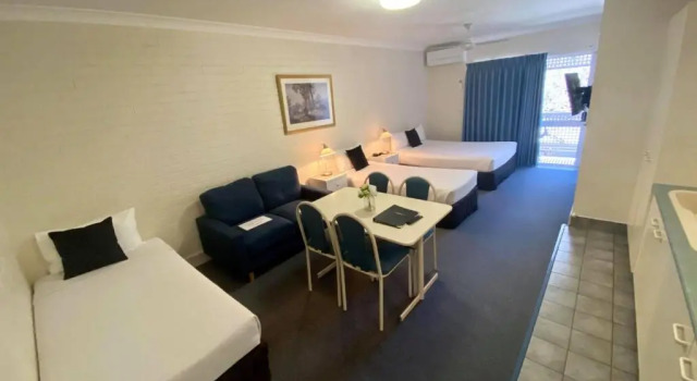 Семейный номер Standard Benson Court Motel