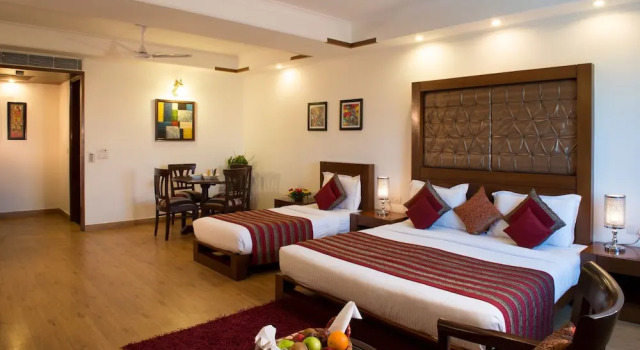 Четырёхместный люкс Anila Hotel
