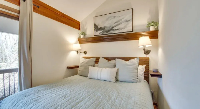 Cozy 'hillside Hideaway' in Wintergreen Resort!, Book Feriehus Wintergreen Nellysford