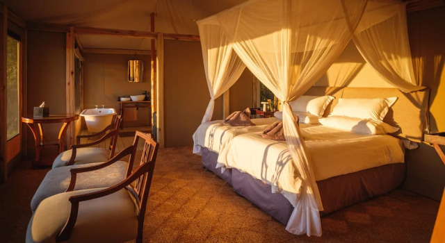 Cha Cha Metsi, Rezerwuj Hotel Maun Ngamiland East