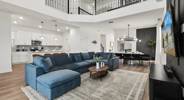 Коттедж Newly Built Villa with Pool, Cinema & Games Room