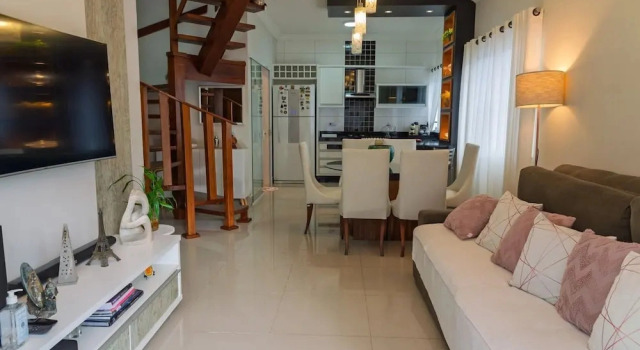 Casa c Churrasqueira a 300m da Praia de Massagua u