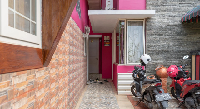 d'H Mansion La Rosa Syariah Sentul RedPartner