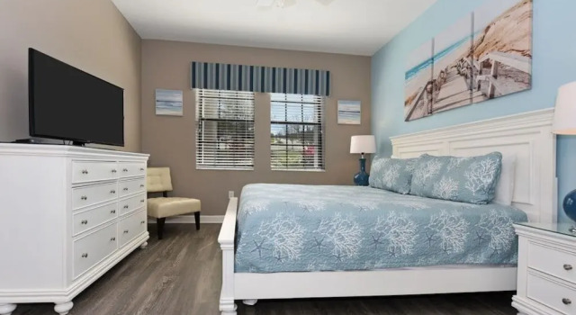Champions Gate Near Disney Privacy In Back! 6 Bedroom Home by RedAwning