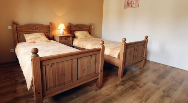 Authentic Farmhouse in Bozanov With Private Garden, Reservar Casa de férias Nachod Hradec Kralove