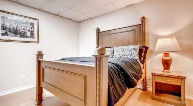White House Canada, Varaa Hotelli Brampton 
