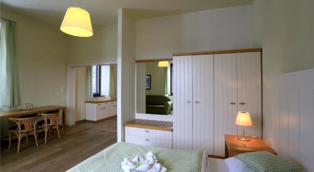 Полулюкс Deluxe Resort Líšenský Dvůr
