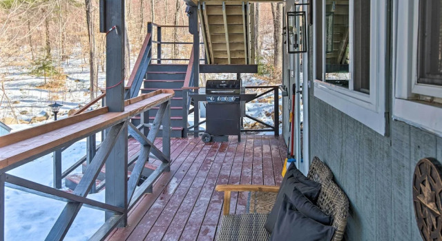Pet-friendly Gilford Home by Gunstock Ski Mountain, Забронировать Дом для отпуска Гилфорд Озеро Уиннипесоки, рядом с Горнолыжный курорт Gunstock Mountain