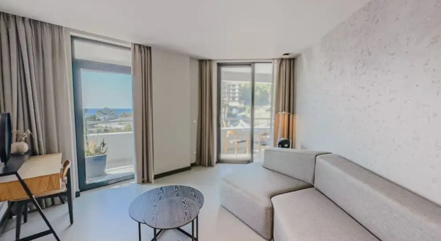 Zins Luxury Room 02 in Durr s, Rezerwuj Apartament Hotele w Durres County z parkingiem, Parking