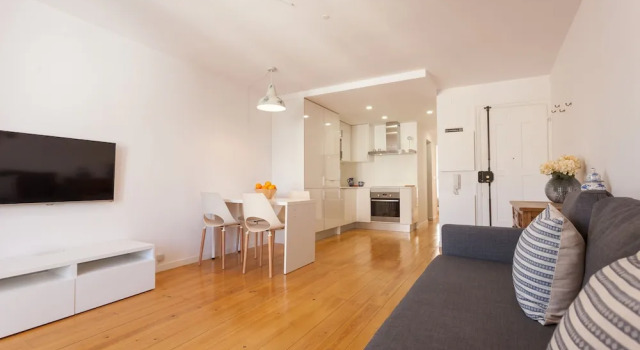 Moniz Blue One-Bedroom Apartment - by LU Holidays