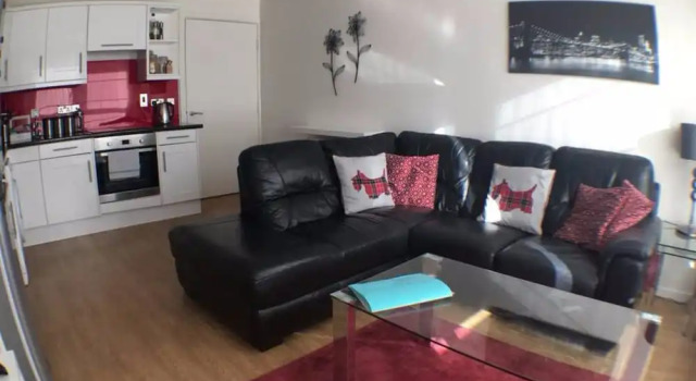 3 Bedroom Flat Near City Centre With Parking, Забронировать Отель Отели Эдинбурга с парковкой, рядом с Dean Village, Парковка