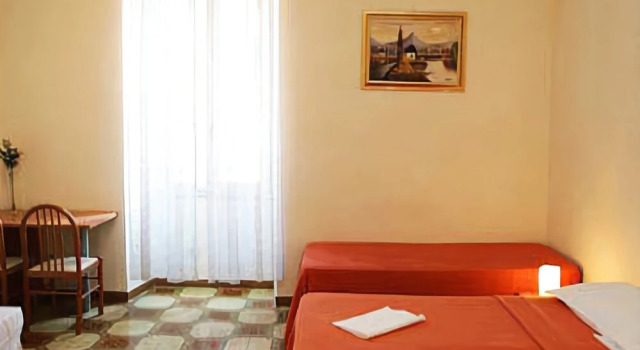 Trinity, Забронировать Отель Отели Рима 3 звезды, рядом с Станция метро Manzoni, 3*