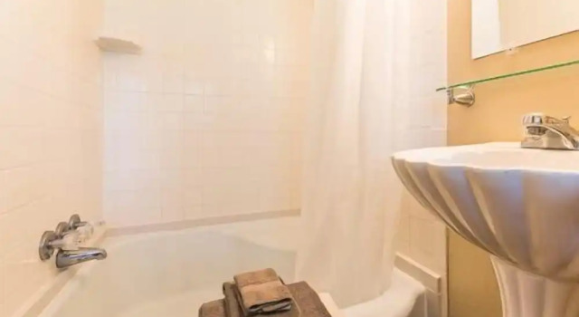 Четырёхместный люкс Standard Lake Texoma Lodge and Resort
