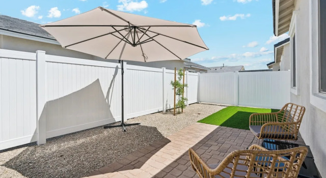 Коттедж Sunny Contemporary Home with Pool BBQ