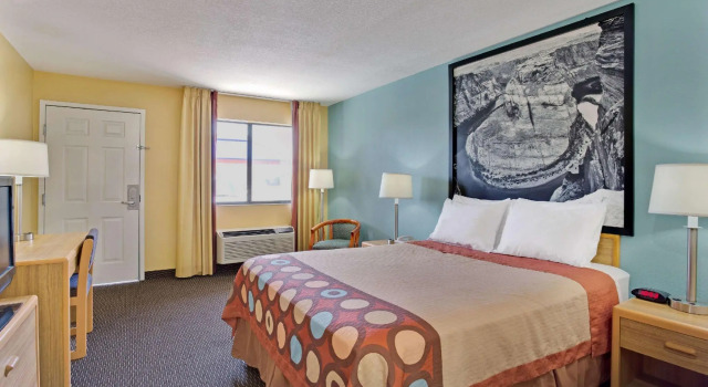 Двухместный люкс Super 8 by Wyndham Tucson/Grant Road Area AZ