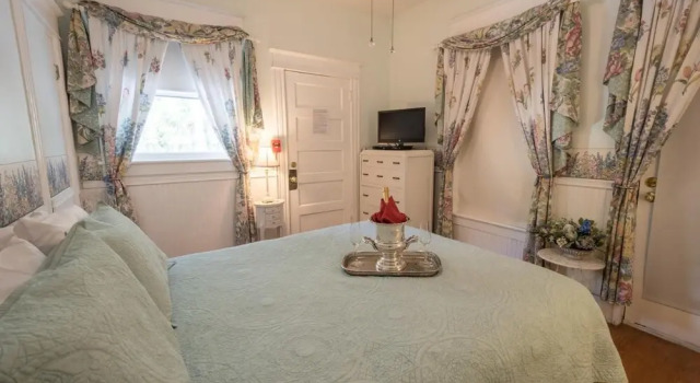 Southern Wind Inn, Забронировать Отель «постель и завтрак» Отели Saint Augustine Area 3 звезды, 3*