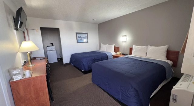 Standard Vierer Zimmer Regency Inn
