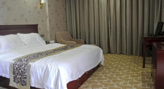 Xianju Baita Business Hotel, Prenota Hotel Hotel a Taizhou con parcheggio, Parcheggio