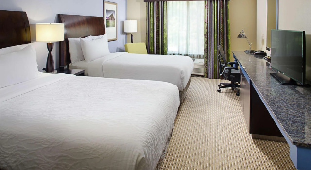 Четырёхместный номер Standard Hilton Garden Inn Raleigh Durham Airport