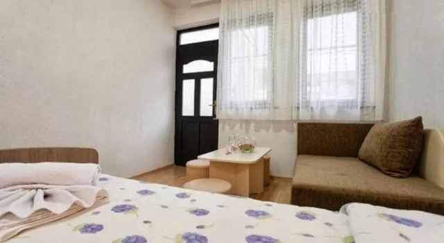 Семейная студия Apartments Tomic