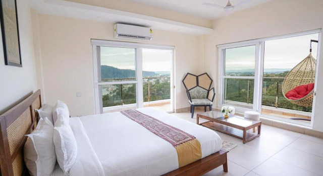 Golden Healing Journeys Homestay, Rezerwuj Hotel Hotele w Uttarakhand z basenem, Basen