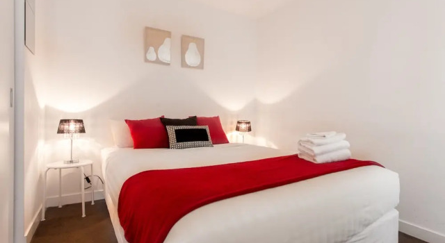 Семейные апартаменты с 2 комнатами с балконом ABC Accommodation - 534 Flinders