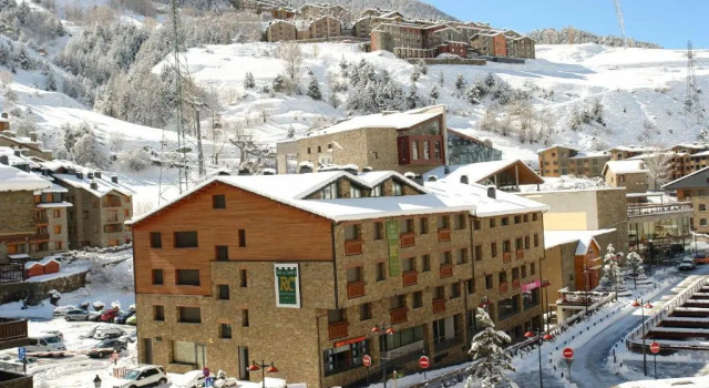 Семейные апартаменты Apartamentos Turísticos Roc Del Castell