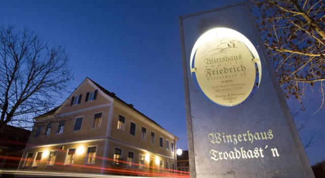Ferienhaus Friedrich - Honigmond im Troadkast´n, Book Hotel Hotels in East Styria with Parking, Parking