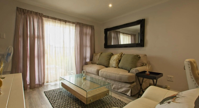 Modern Seaview Apartment, Boek Appartement Port Elizabeth Central 