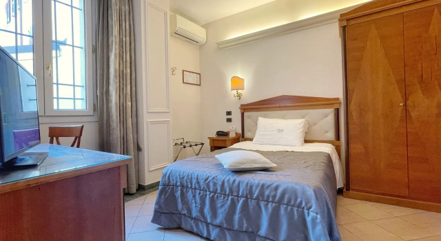 Touring Hotel
