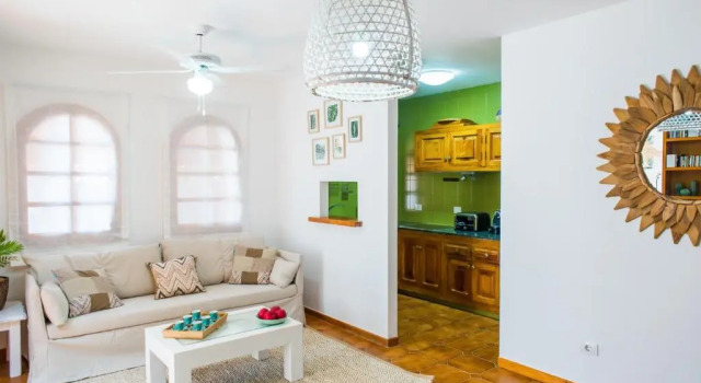 Bohemian Seafront Bungalow Paradise with BBQ, Garden, Terrace & Free Wifi by Holidays Home, Reservar Hotel Hotéis SPA em Corralejo, SPA