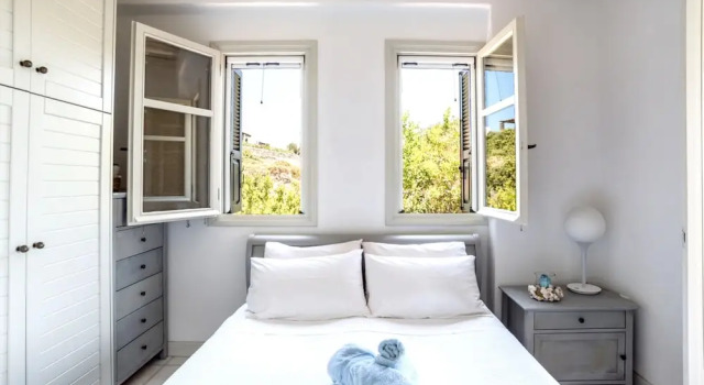 House with 3 bedrooms in Isterni with wonderful sea view shared pool balcony 500 m from the beach, Rezervovat Hotel Isterni Paros