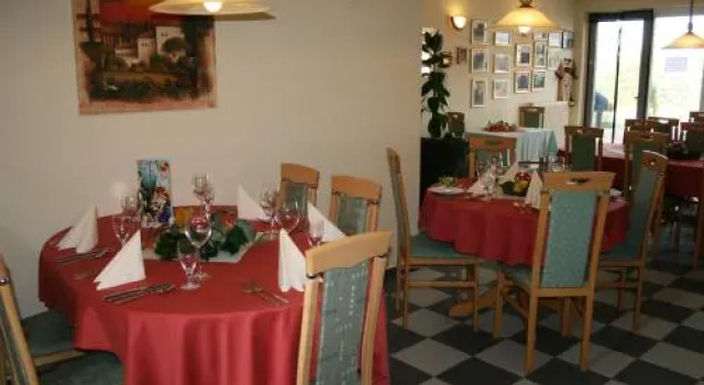 Hotel Peenhauser, Забронировать Отель Отели Мекленбург-Померания с парковкой, Парковка