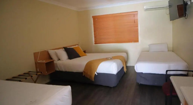 Семейный номер Standard Country Roads Motor Inn Gayndah