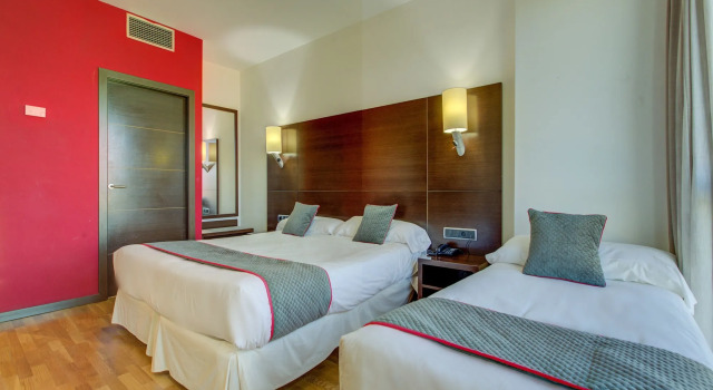 Hospedium Hotel Valles de Gredos Golf, Забронировать Отель Отели La Vera с парковкой, Парковка