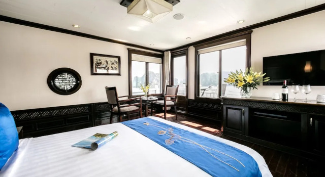 Четырёхместный люкс с балконом Gray Line Private Luxury Cruise