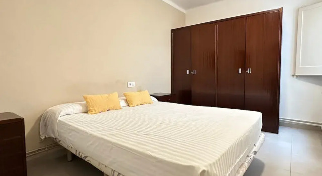 Ferran 32 in Roses With 4 Bedrooms and 2 Bathrooms