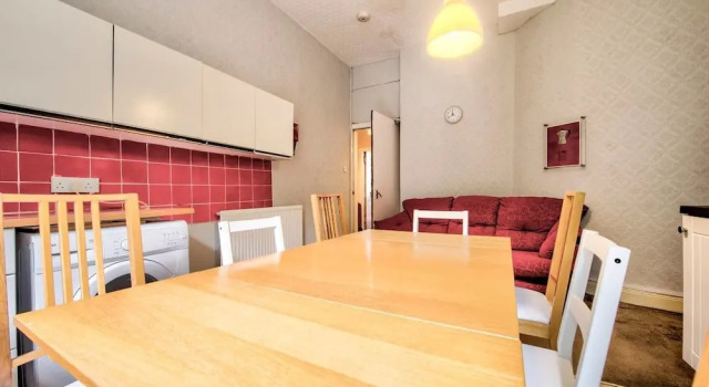 Spacious 4 Bedroom Apartment on the South Side, Забронировать Апартаменты/квартира Эдинбург Midlothian, рядом с Национальный музей Шотландии