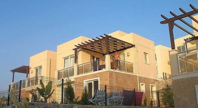 Royal Heights Apartments, Rezerwuj Apartament Hotele w Milas z parkingiem, Parking