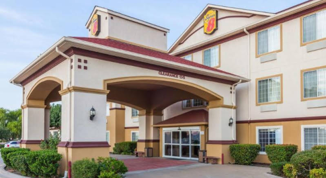 Super 8 Motel - Hillsboro