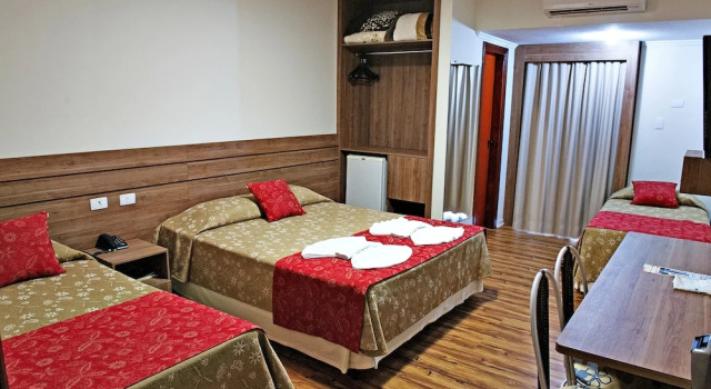 Трёхместный номер Standard с балконом Hotel Metropolitan