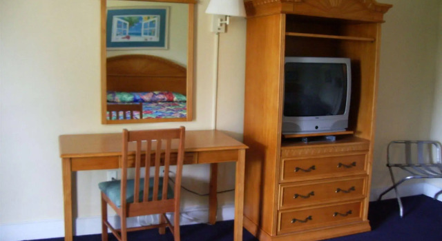 Royal Islander Hotel