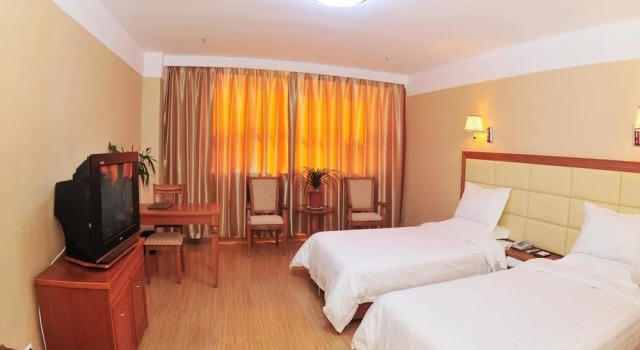 Zhucheng Long Yun Holiday Inn, Varaa Hotelli Zhucheng Shandong