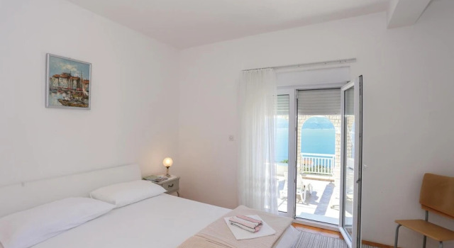 Stunning Home in Stanici With Wifi and 3 Bedrooms, Book Hotel Hoteller i Celina med parkering, Parkering