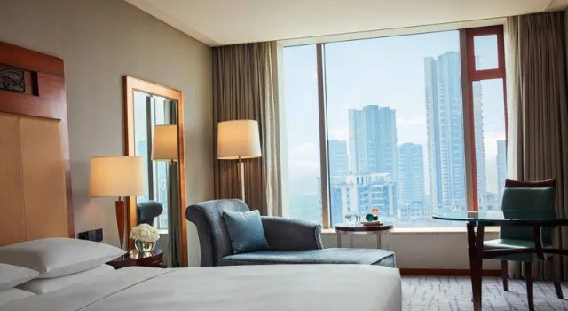 Номер Standard Renaissance Wuhan Hotel