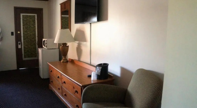 Четырёхместный номер Standard Alpenhaus Motel