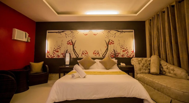 Полулюкс The Red Palm Suites and Restaurant